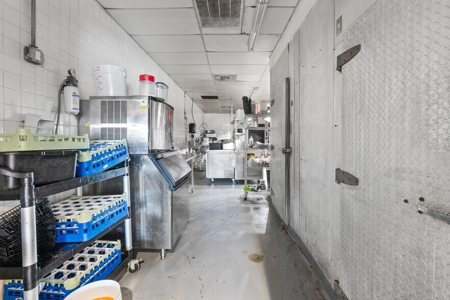 More Photos Of 1716 W Andrew Johnson Hwy, Morristown Restaurant For Sale