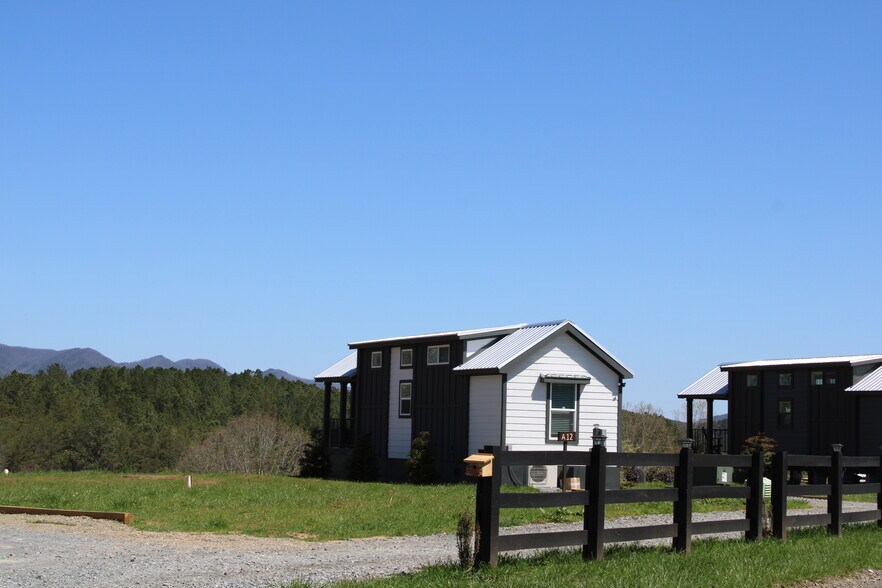 More Photos Of 177 Roper Rd, Copperhill Specialty For Sale