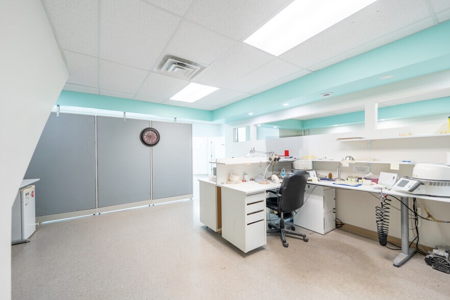 More Photos Of 3160 Parsons Rd NW, Edmonton Office Residential For Sale