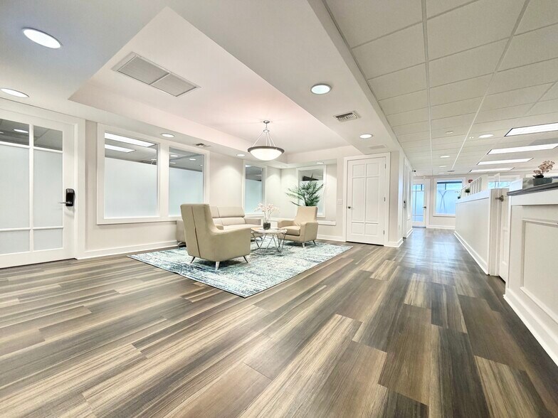 More Photos Of 4440 PGA Blvd, Palm Beach Gardens Coworking Space