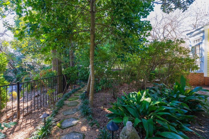 More Photos Of 132 E College St, Griffin Hospitality For Sale