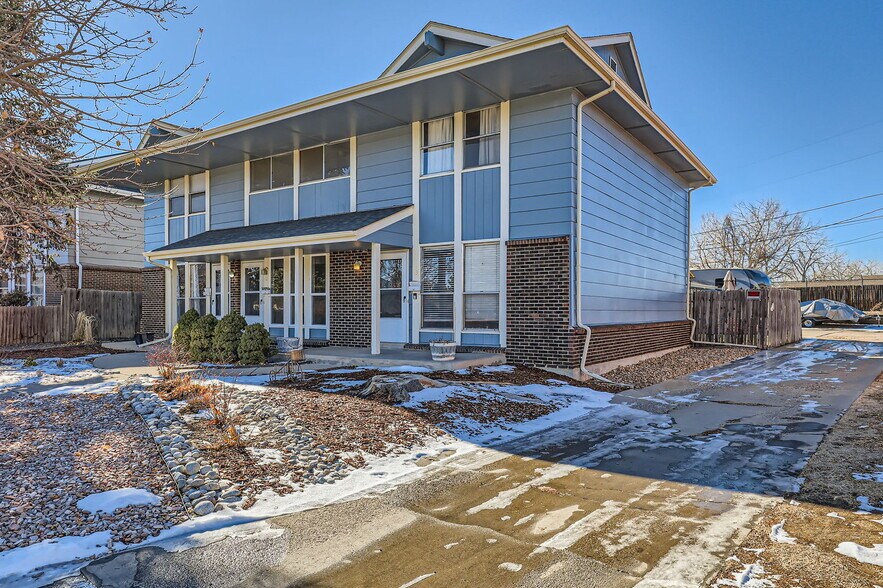 More Photos Of 9 Lansing St, Aurora Apartments For Sale