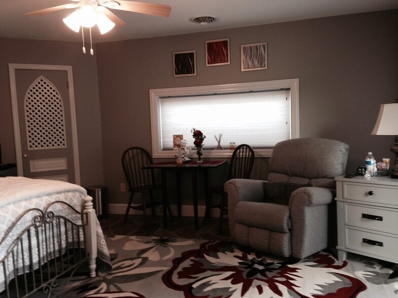 More Photos Of 301 Meyers Ave, Meyersdale Hotel For Sale