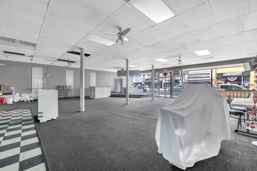 More Photos Of 128 S Scales St, Reidsville Storefront Retail Office For Sale