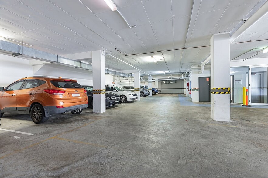More Photos Of 426 King St, Newcastle West Office For Lease