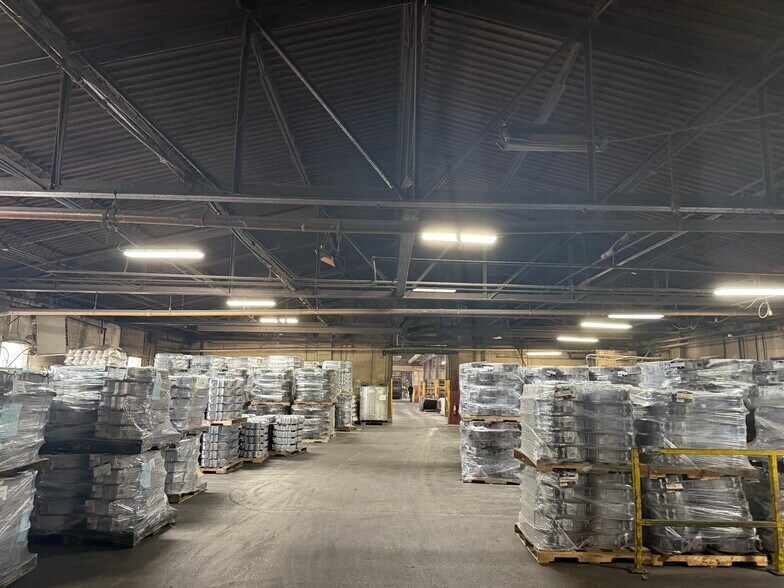 More Photos Of 1345 Henry St, Huntington Manufacturing For Sale