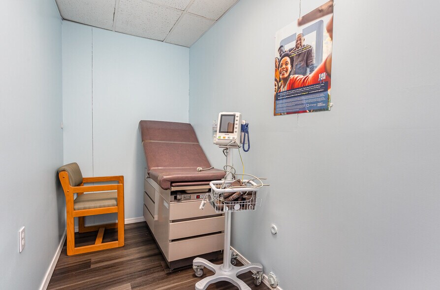 More Photos Of 7261 Gratiot Rd, Saginaw Medical For Sale