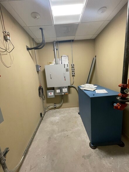 More Photos Of 1640 W Fullerton Ave, Chicago Bank For Lease