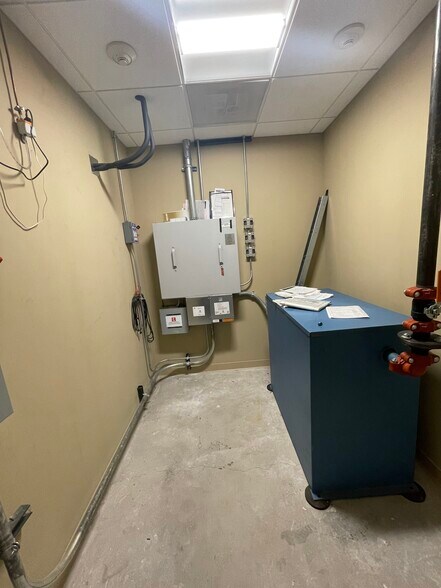 More Photos Of 1640 W Fullerton Ave, Chicago Bank For Lease