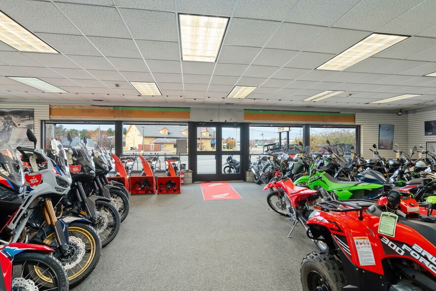 More Photos Of 49 Main St, North Reading Storefront Retail Office For Sale