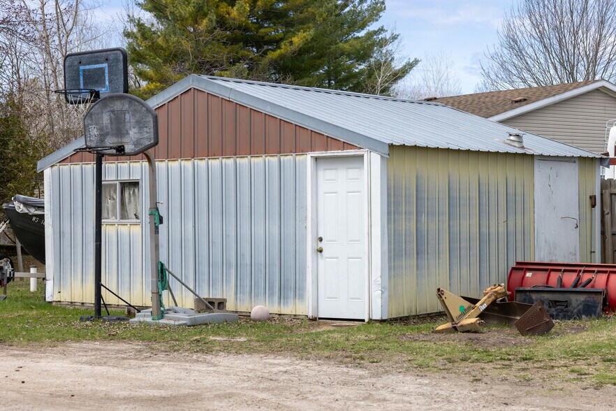 More Photos Of N4175 Alpine Ln, Pound Restaurant For Sale