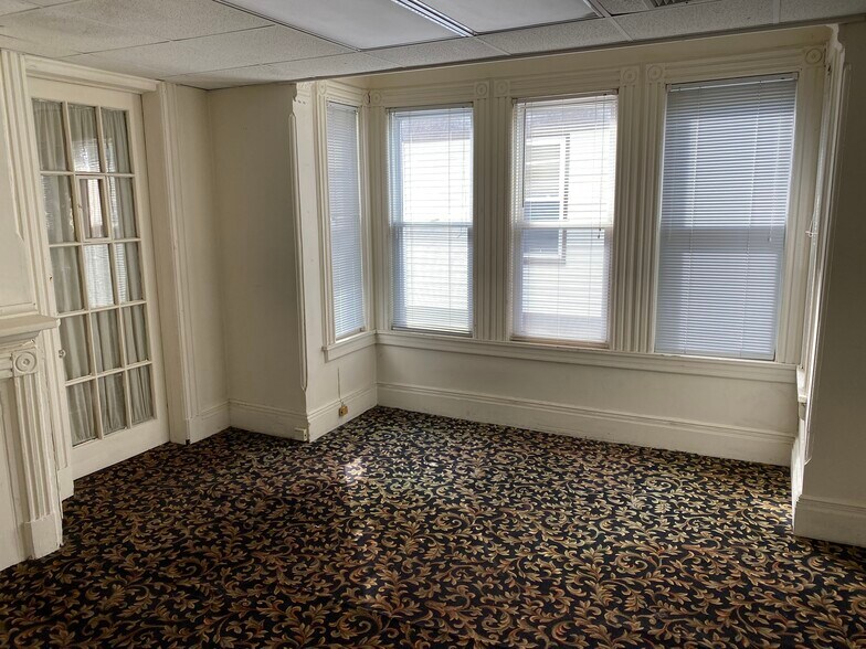 More Photos Of 298 Union St, Hackensack Office For Sale