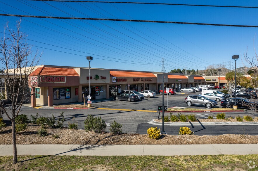 More Photos Of 27737 Bouquet Canyon Rd, Santa Clarita Storefront For Lease