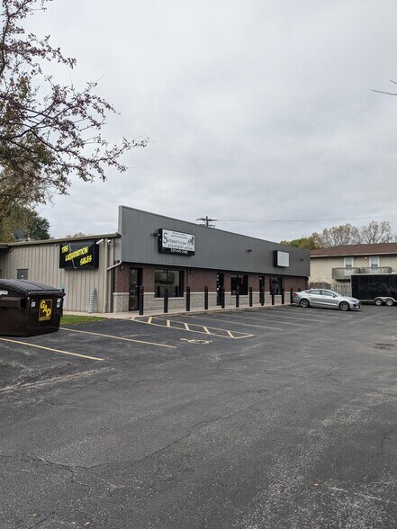 More Photos Of 1361-1365 Velp Ave, Green Bay Storefront Retail Office For Lease