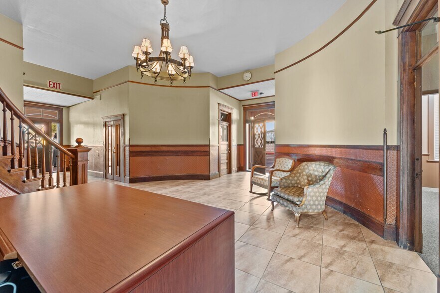 More Photos Of 1 E Apache St, Wickenburg Office For Lease