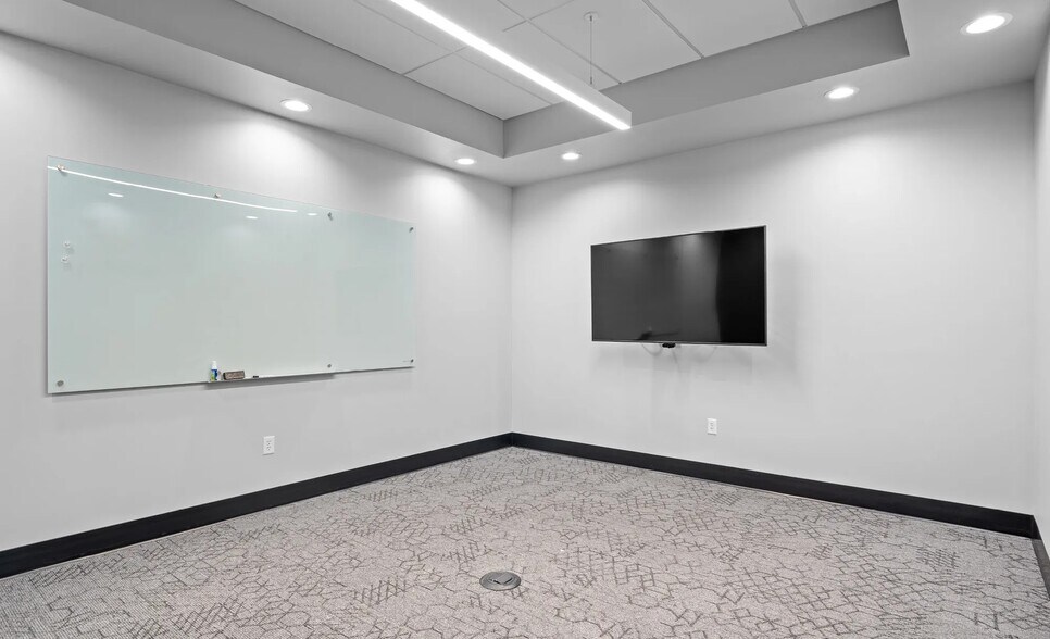 More Photos Of 3630 S 25th E, Idaho Falls Office For Lease