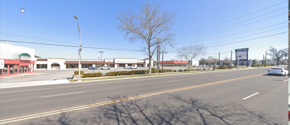 More Photos Of 22 W Landis Ave, Vineland Unknown For Lease