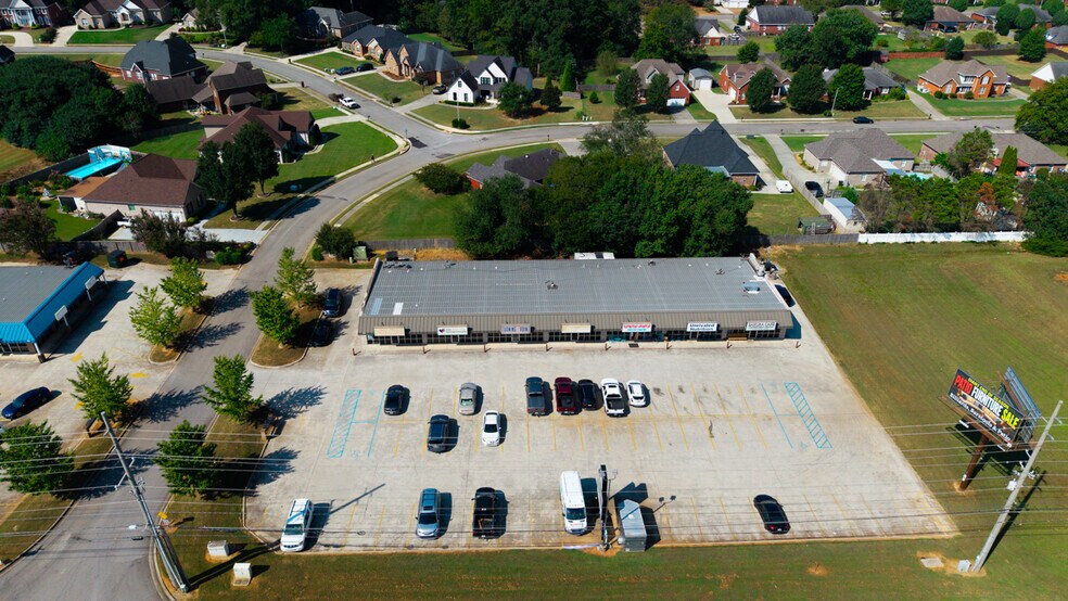 More Photos Of 12835 Highway 231 431 N, Hazel Green Storefront For Lease