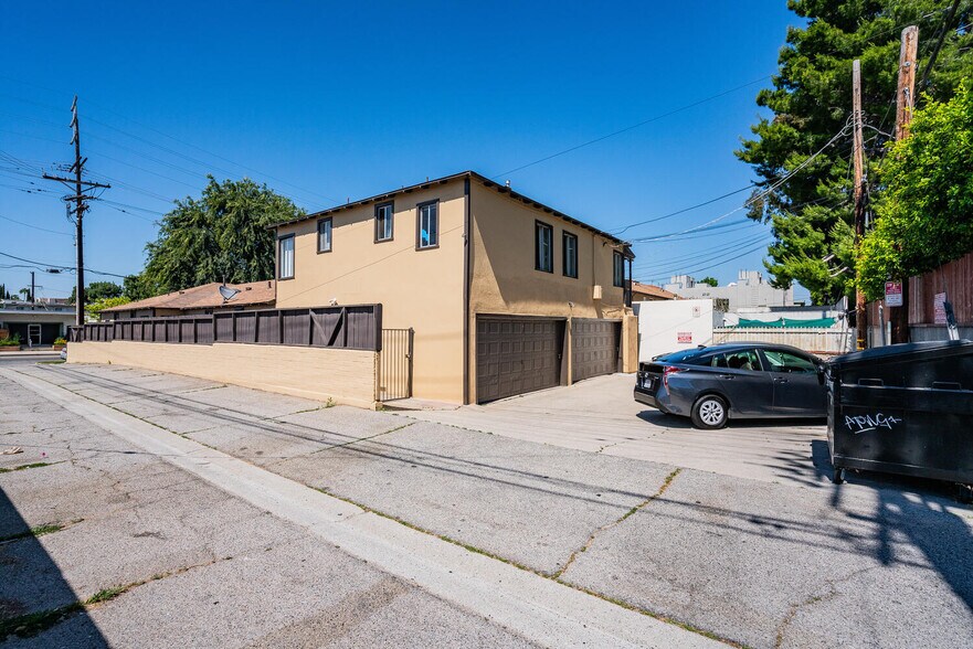 More Photos Of 12036 Magnolia Blvd, Valley Village Apartments For Sale