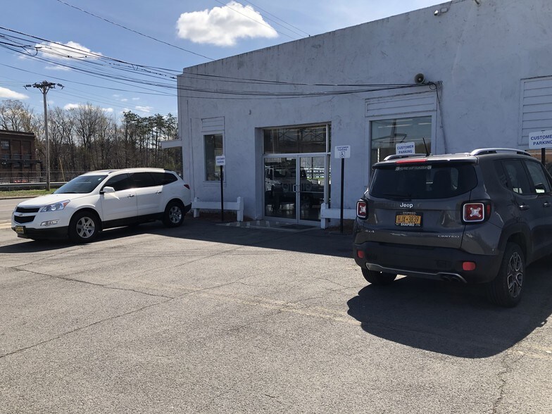 More Photos Of 420 W 1st St, Oswego Auto Dealership For Sale