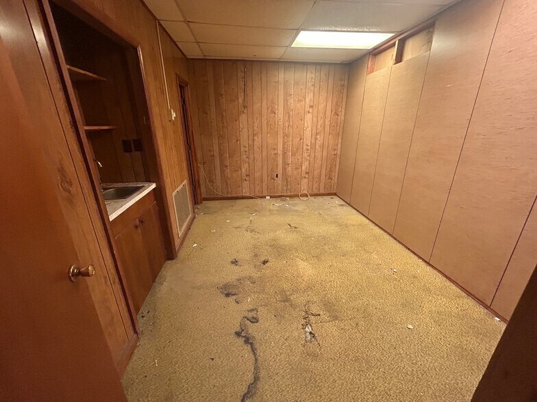 More Photos Of 4456 Rosemary St, Williston Office For Sale