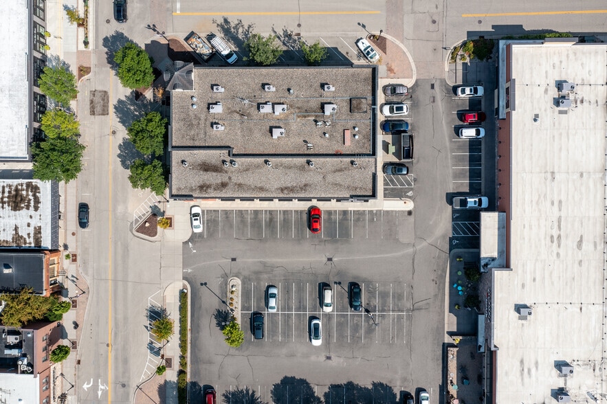 More Photos Of 1750 Tower Blvd, Victoria Storefront Retail Office For Lease