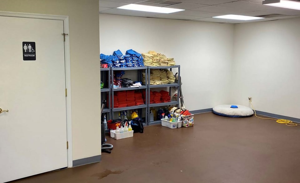 More Photos Of 2130-2134 Berkmar Dr, Charlottesville Showroom For Lease