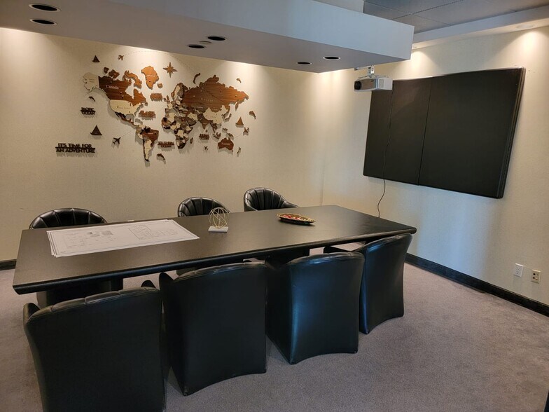 More Photos Of 70 E Beaver Creek Rd, Richmond Hill Flex For Sale