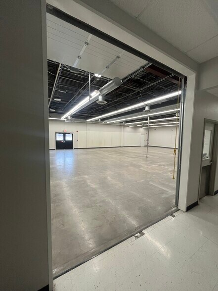 More Photos Of 2401 N State St, Waseca Manufacturing For Lease