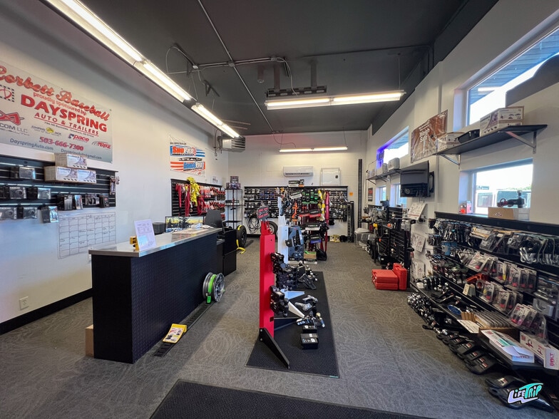 More Photos Of 786 NE Burnside Rd, Gresham Auto Dealership For Sale