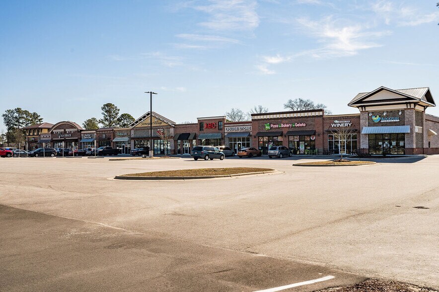 More Photos Of 221-271 Flagstone Ln, Raeford Storefront Retail Office For Lease