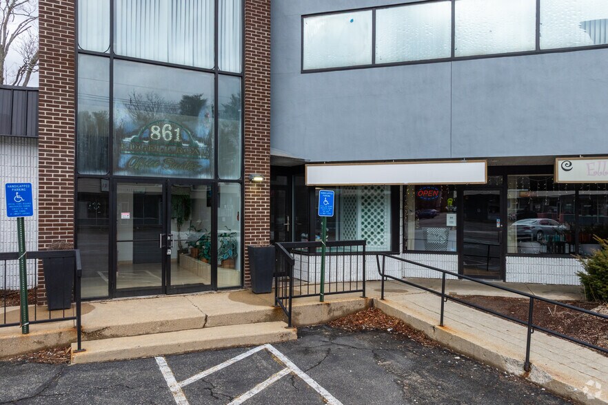 More Photos Of 861 Edgell Rd, Framingham Storefront For Lease
