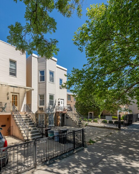 More Photos Of 2166 31st St, Astoria Land For Sale