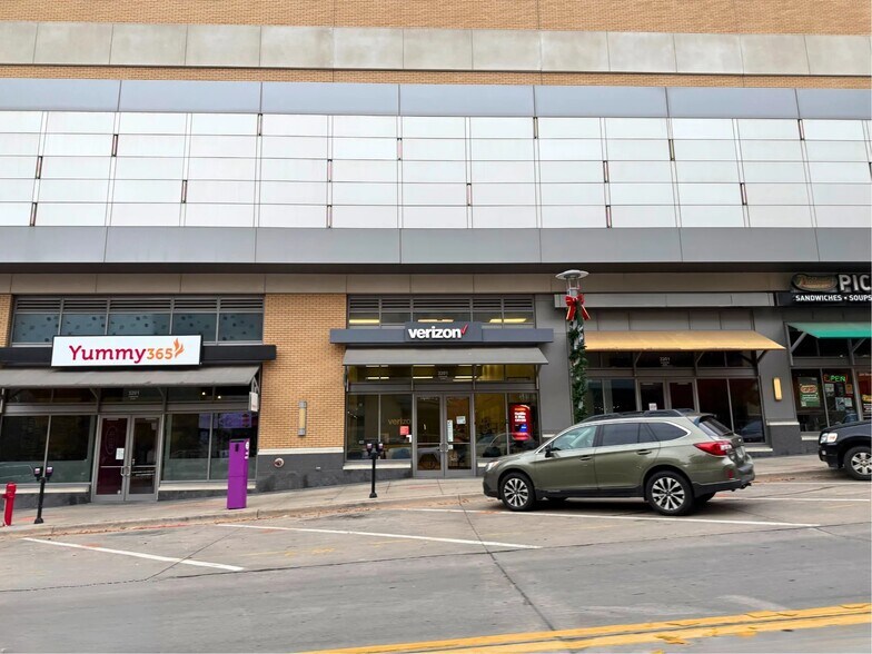 More Photos Of 3201 Farnam St, Omaha General Retail For Lease