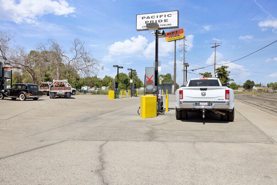 More Photos Of 351 N Beckman Rd, Lodi Land For Lease