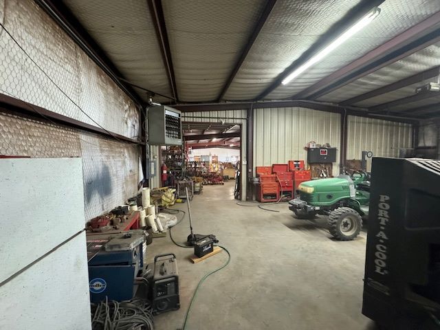 More Photos Of 7931 19th St, Lubbock Warehouse For Sale