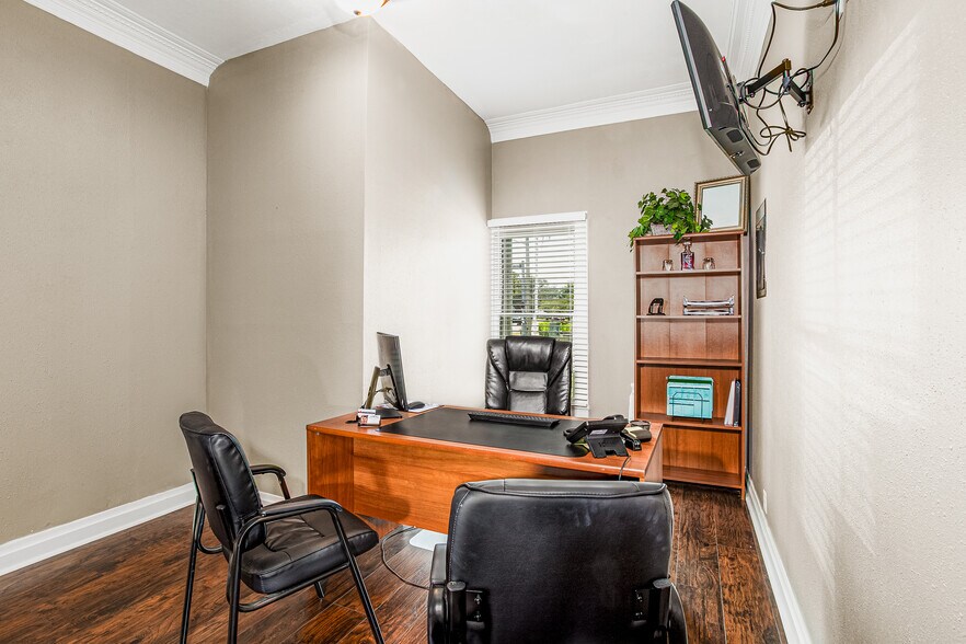 More Photos Of 69 W Macclenny Ave, Macclenny Office For Sale