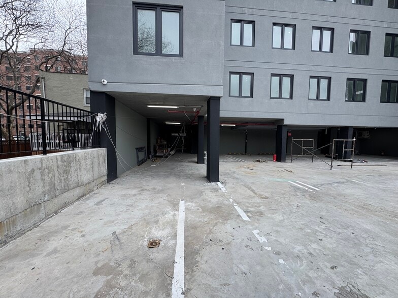 Primary Photo Of 1641 Undercliff Ave, Bronx Apartments For Lease