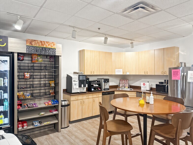 More Photos Of 1661 International Dr, Memphis Coworking Space