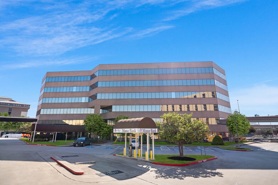 More Photos Of 85 NE Loop 410, San Antonio Office For Lease