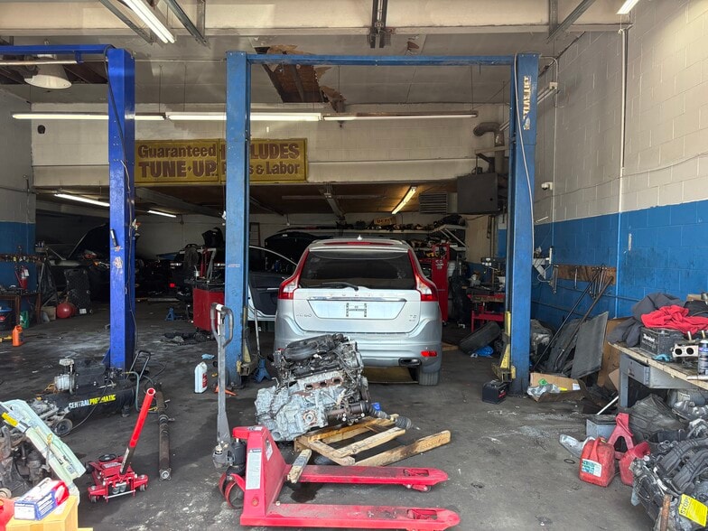 More Photos Of 1809 Valley St, Dayton Auto Repair For Sale