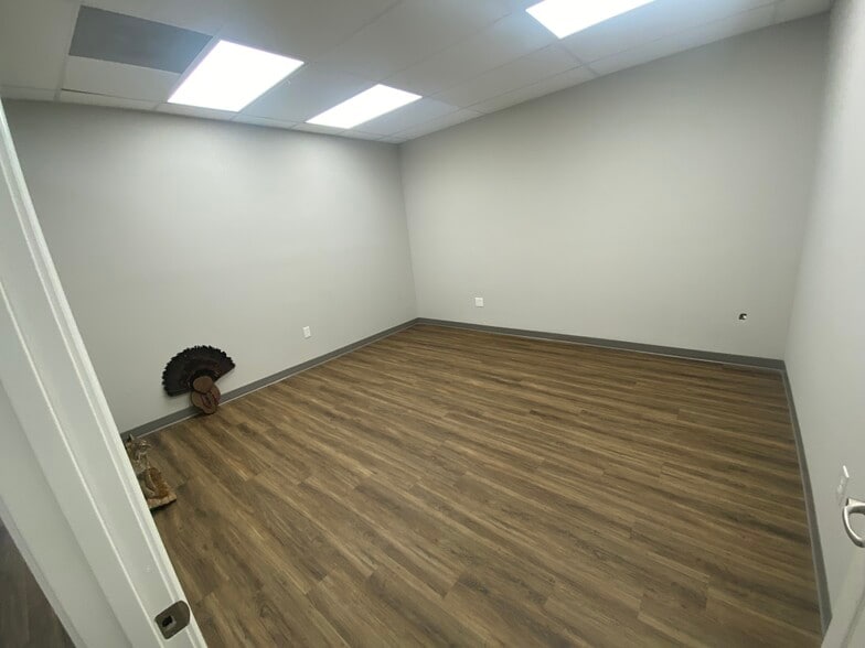 More Photos Of 1488 Industrial Dr, Bolton Warehouse For Sale