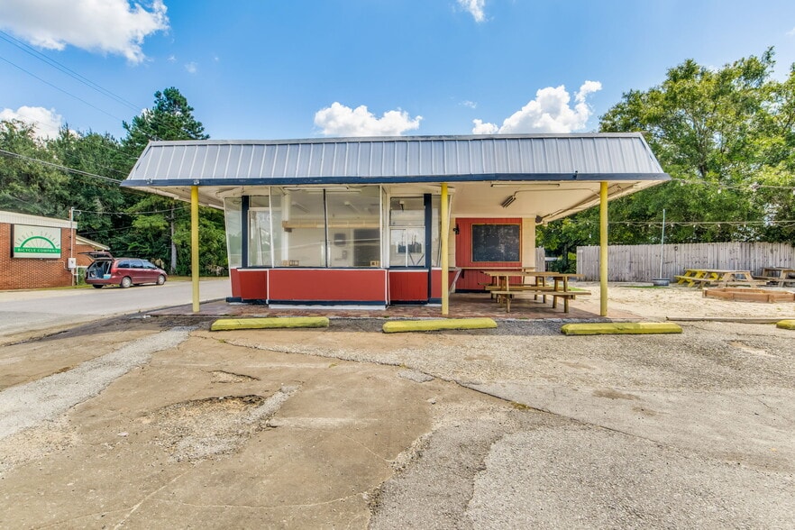 Primary Photo Of 5168 Stewart St, Milton Fast Food For Lease