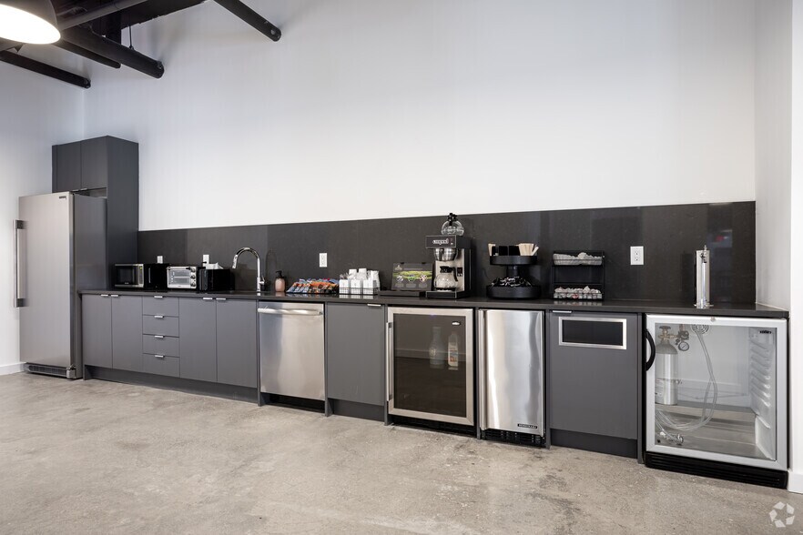 More Photos Of 97 Newkirk St, Jersey City Apartments For Lease