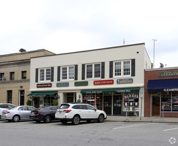Primary Photo Of 7-9 Kirby Plz, Mount Kisco Storefront Retail Office For Lease