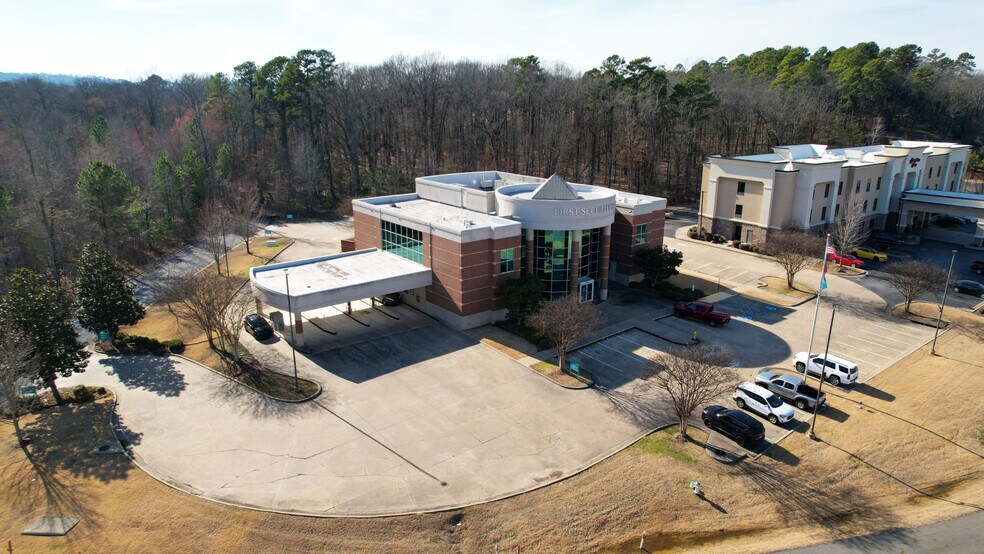 More Photos Of 12005 Crystal Hill Rd, Maumelle Bank For Lease