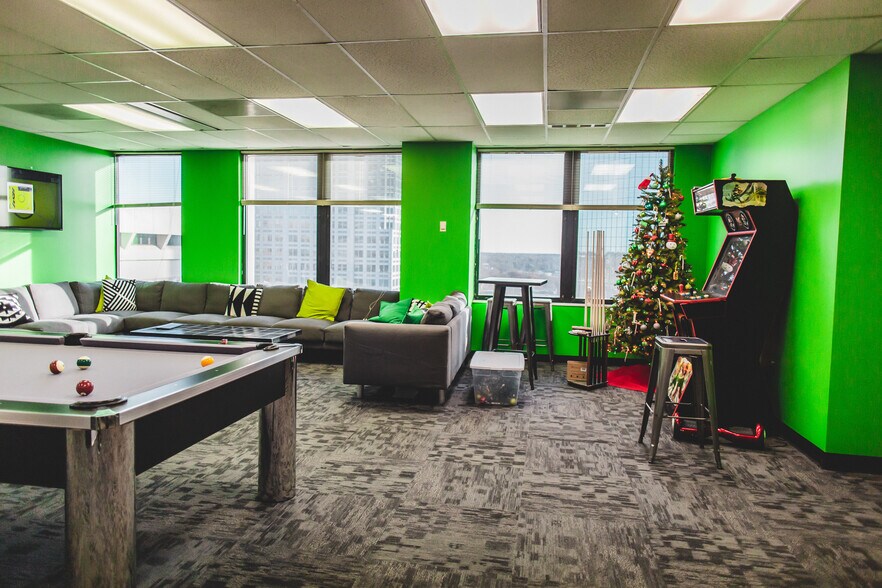 More Photos Of 102 W 3rd St, Winston-Salem Office For Lease