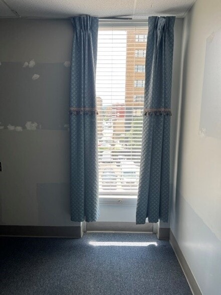 More Photos Of 1012 Kanawha Blvd, Charleston Office For Lease