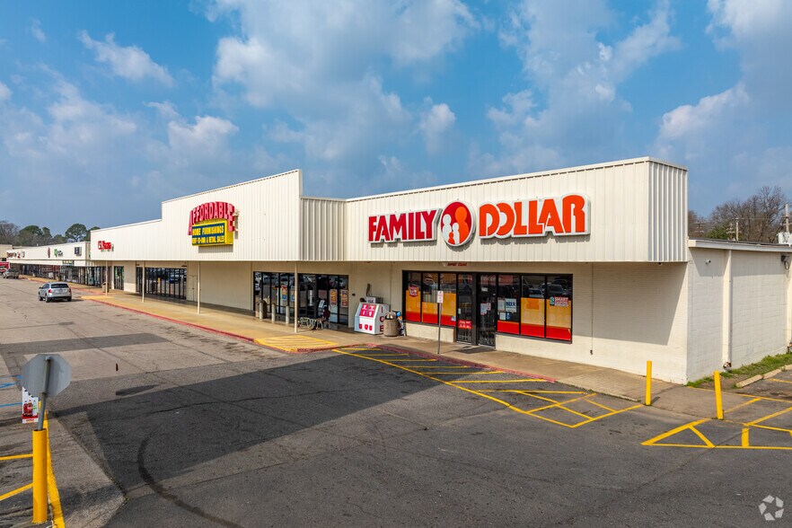 More Photos Of 2710-2758 W 70th St, Shreveport Unknown For Lease