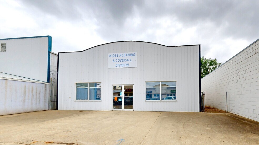 Primary Photo Of 4707 50 st, Stettler Service For Sale